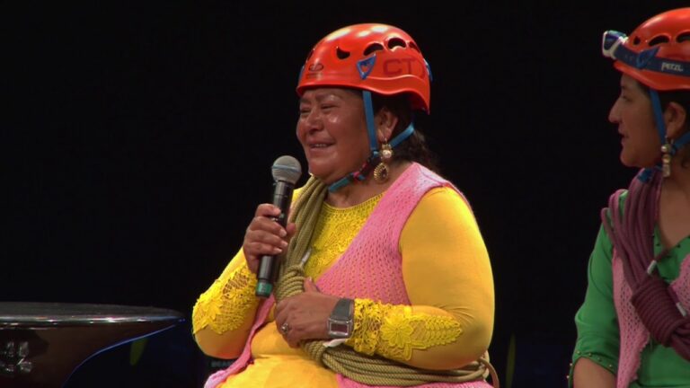 Cholitas Escaladoras de Bolivia: Historia de Superación y Descubrimiento